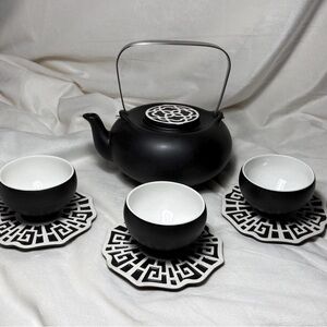Teavana Filigree Porcelana China Tea Set 8-Piece black white 4 cups 4 saucers